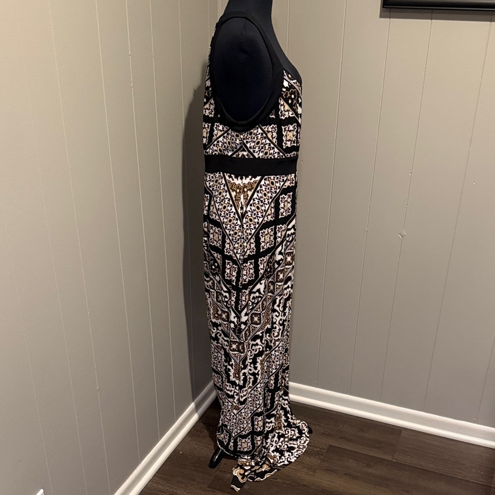 White House Black Market Women’s Large  Geometric Black and White Maxi Dress - Picture 3 of 5